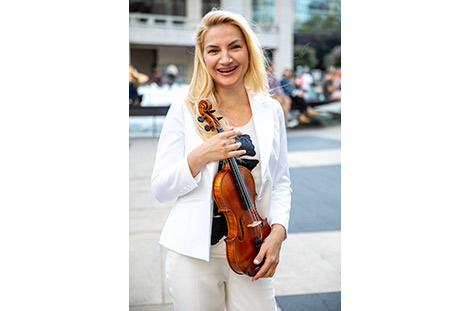 Joanna Kaczorowska violin